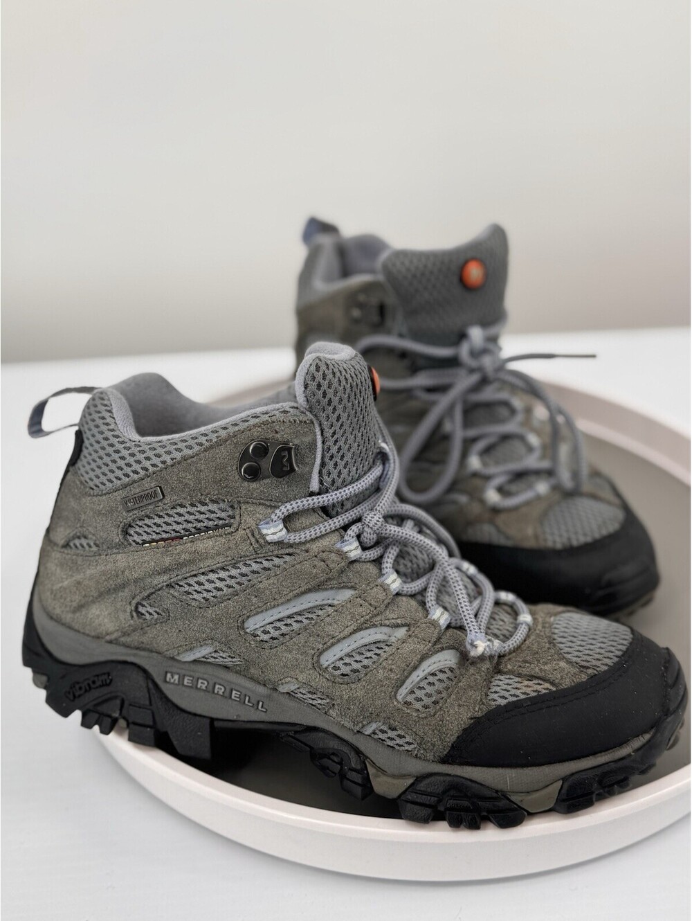 Merrell Waterproof Hiking Boots Women’s 8.5 Gray Vibram Sole Trail Outdoor Mid